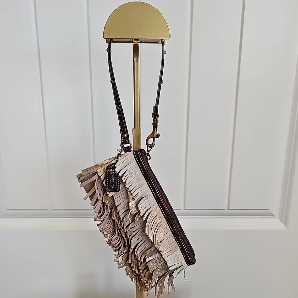 Coach Vintage 9155 Suede Fringe Wristlet Like New - Picture 9 of 11